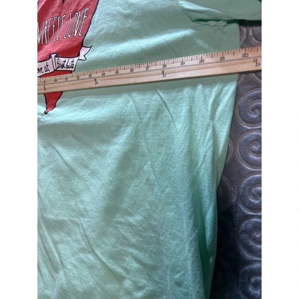 Very Important Tee Waffle‎ Love Heart Graphic T Shirt Mint Green XL